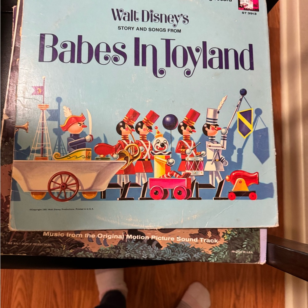 Disney Babes In Toyland Story and Songs Book - Blue and Red
